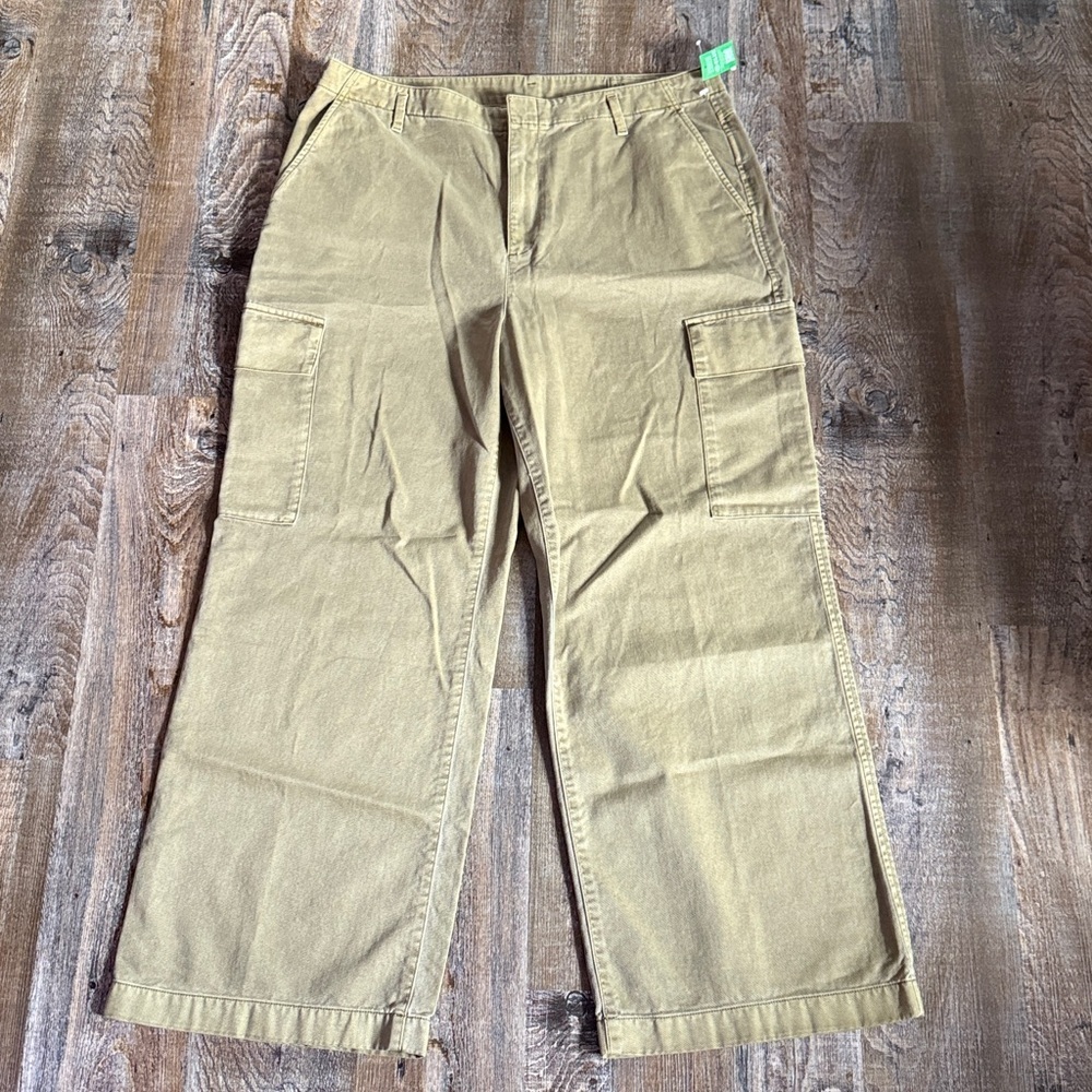 Gap | Loose Khaki Cargo Pants - Picture 4 of 9
